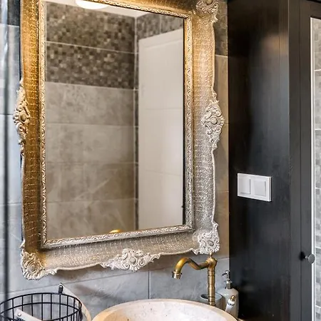 Willa Slavica, Prizemlje Objekta *