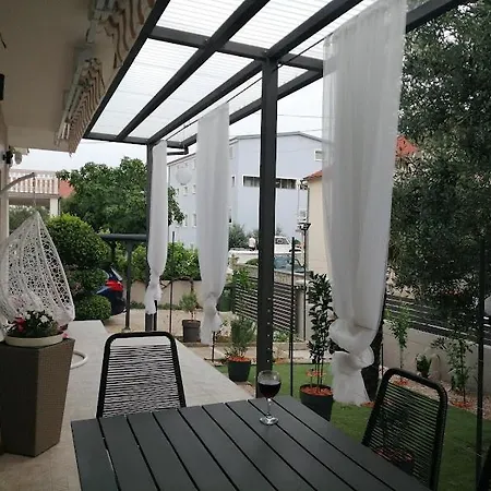 Slavica, Prizemlje Objekta Vila