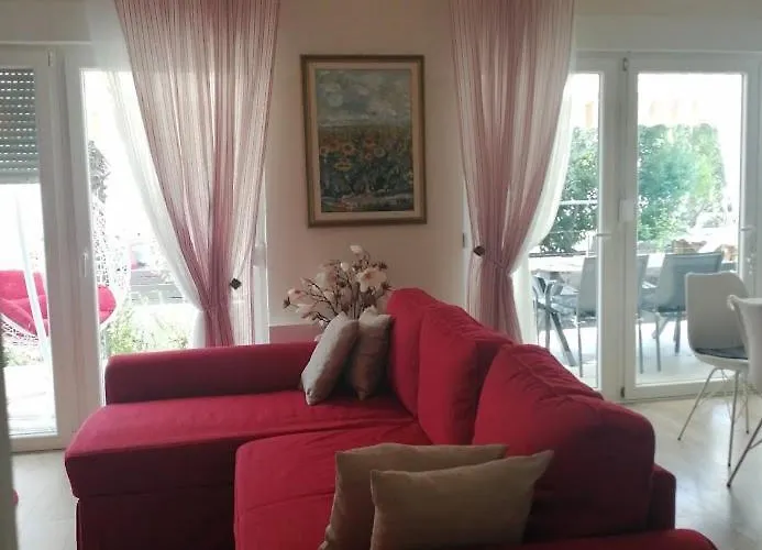 Villa Slavica, Prizemlje Objekta