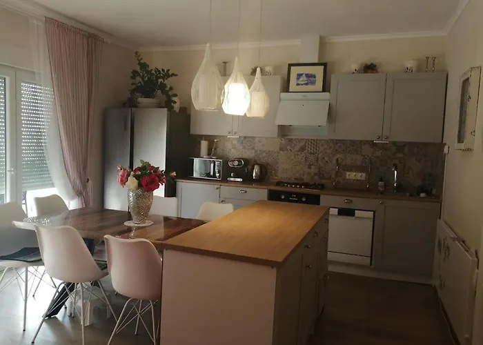 Vila Slavica, Prizemlje Objekta Vodice